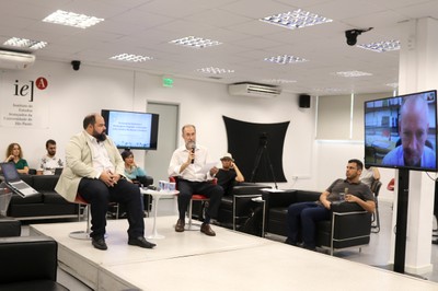 Bruno Meirelles de Oliveira, Antonio Mauro Saraiva e Brian Fath, (via Skype)