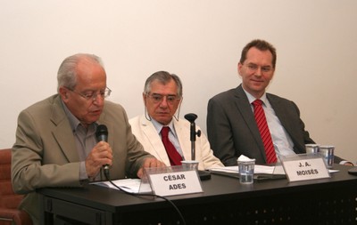 César Ades, José Álvaro Moisés e Peter Fisher-Bollin