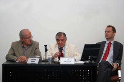 César Ades, José Álvaro Moisés e Peter Fisher-Bollin