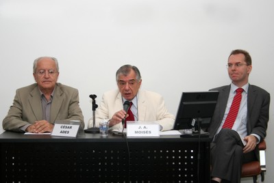 César Ades, José Álvaro Moisés e Peter Fisher-Bollin