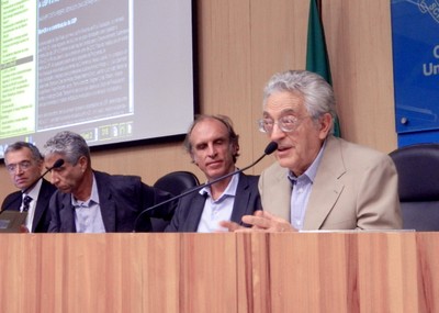 Eliezer Diniz, José Eli da Veiga, Martin Grossmann e Alfredo Bosi