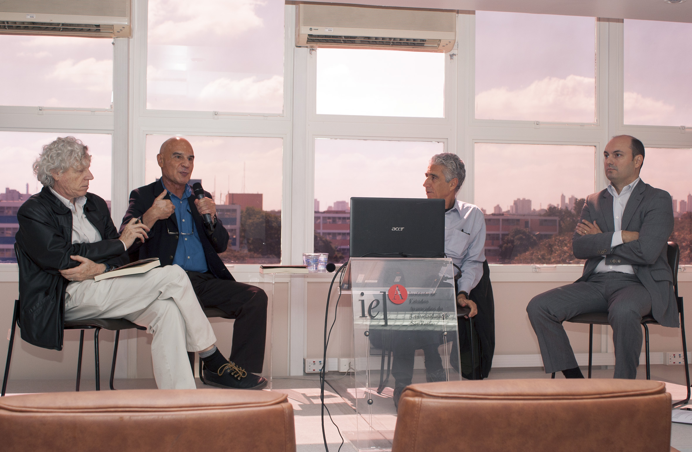 Pedro Jacobi, Eduardo Viola, José Eli da Veiga e Eduardo Felipe Pérez Matias