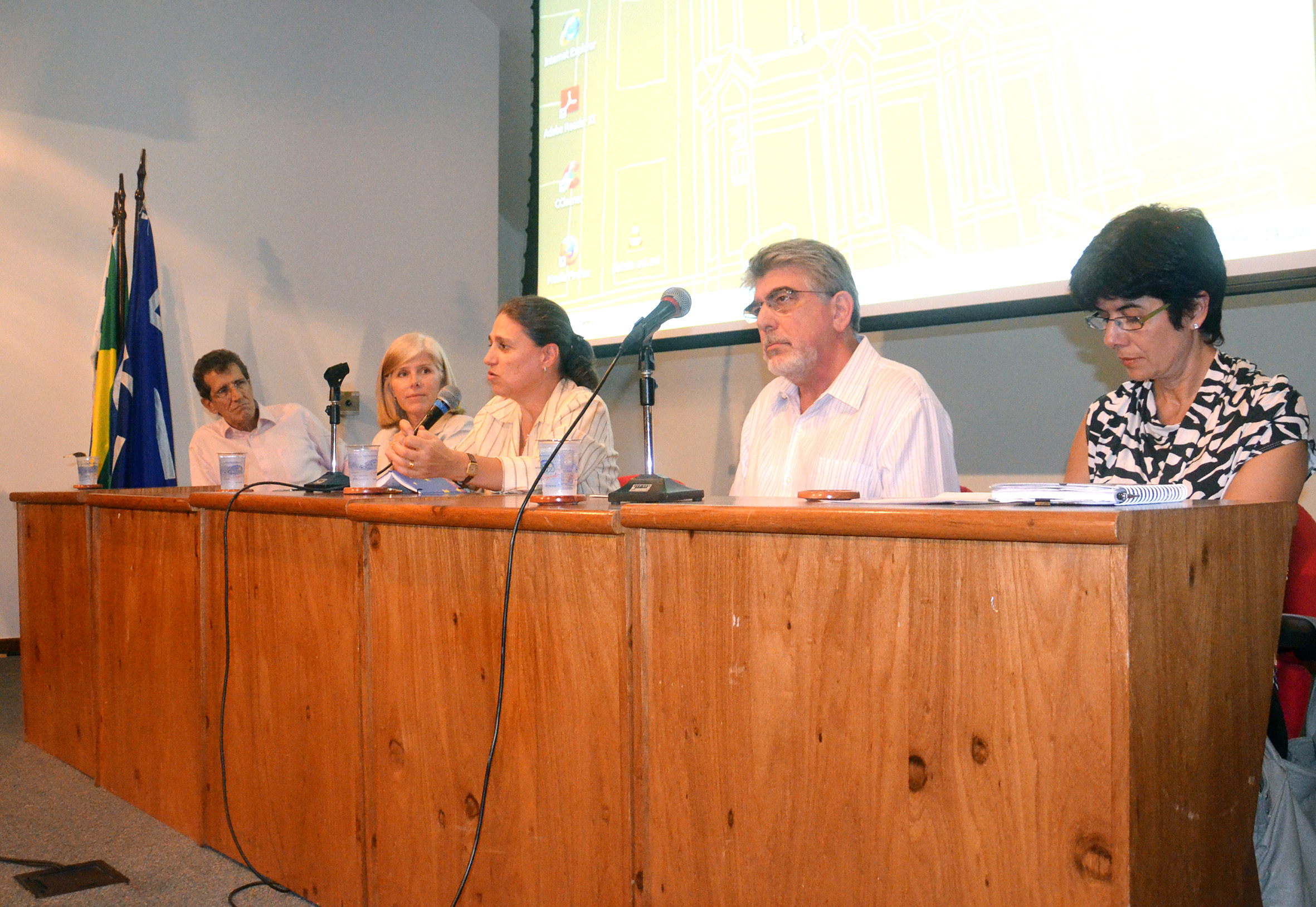 Carlos Augusto Monteiro, Denise Costa Coitinho, Ana Lydia Sawaya, Victor Wunsch Filho e Semíramis Martins Álvares Domene