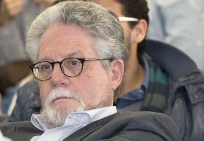 Hélio Nogueira da Cruz acompanhou na plateia as discussões sobre a crise na USP