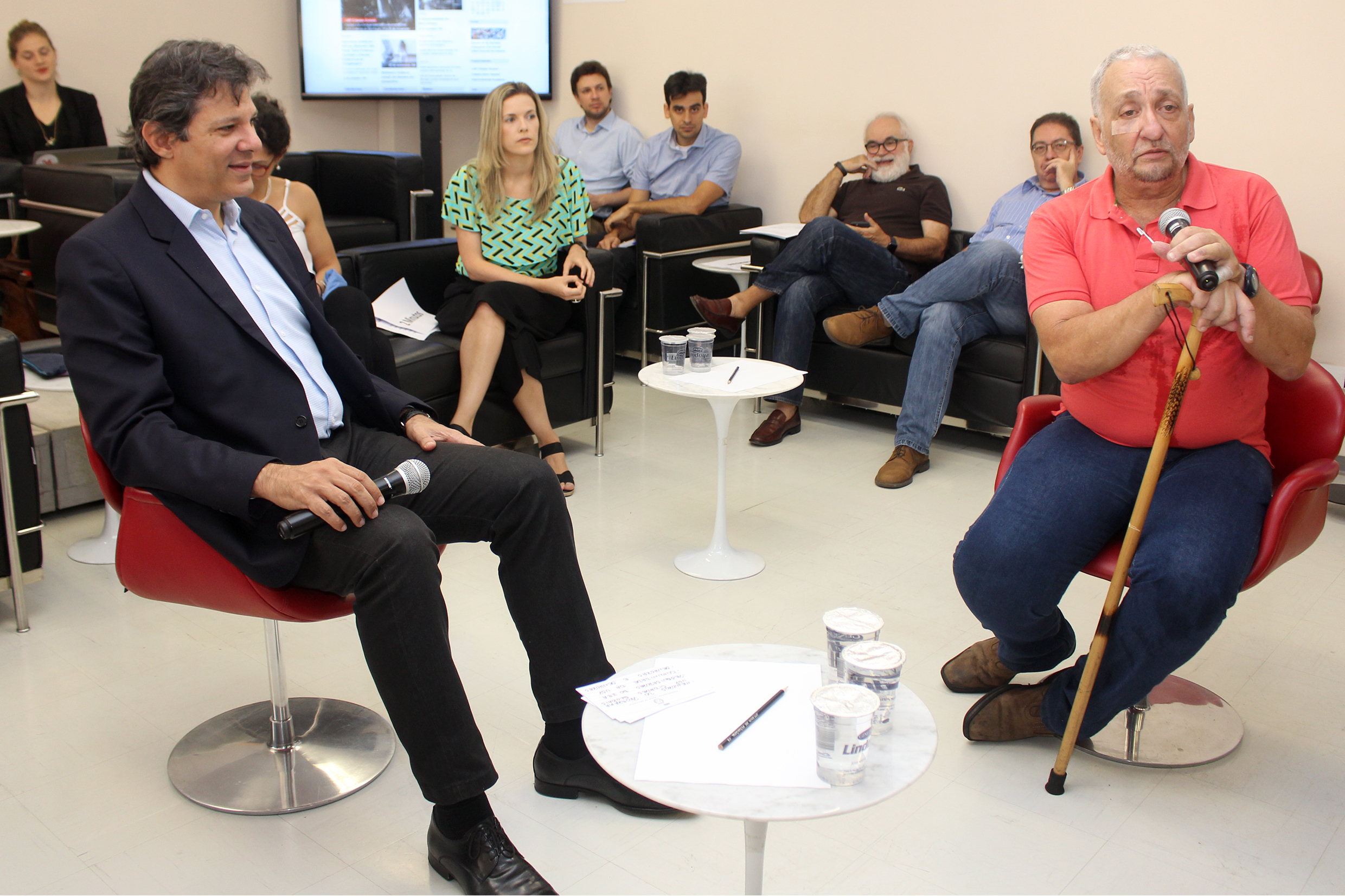 Paulo Saldiva abre o evento e explica a dinâmica do debate