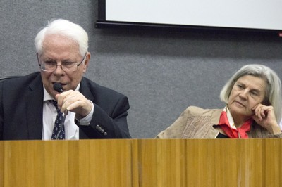 Sergio Paulo Rouanet e Barbara Freitag 