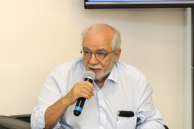 Luís Carlos de Menezes participa do debate