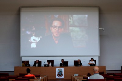 Fernando Lindote, Hernan Chaimovich, Helena Nader, Raul Antelo, Paulo Herkenhoff, Letícia Ramos e Walmor Corrêa, via vídeo-conferência