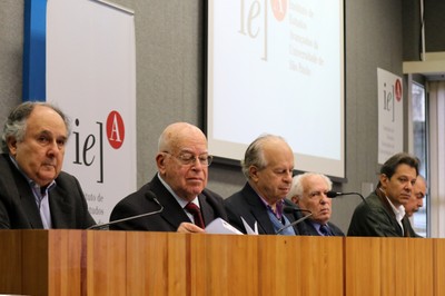 Cristovam Buarque, Murílio Hingel, Renato Janine Ribeiro, José Goldemberg, Fernando Haddad e Aloizio Mercadante