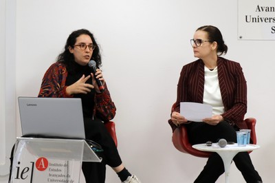 Sara Lopes de Moraes e Ligia Vizeu Barrozo 