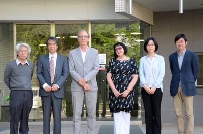 Takao Kondo, Takaho Ando, Martin Grossmann, Regina P. Markus, Takako Ogawa e Dapeng Cai