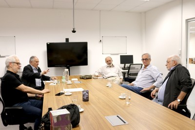 A partir da esquerda, Marcos Buckeridge, Cristovam Buarque, Guilherme Ary Plonski, Maurício Pietrocola e Luís Carlos de Menezes