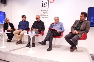 Maria Novaes, Lucas Andrietta, Mário Scheffer, Moisés Goldbaum e Giuliano Russo  