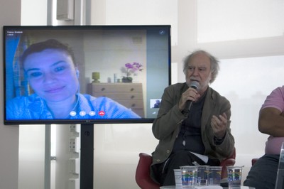 Massimo Canevacci, ao fundo Flávia Kremer via videoconferência