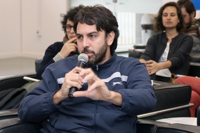 Celso Alvear fala durante o debate - 15/08/2018