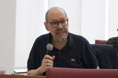 Paulo Herkenhoff, fala durante o debate