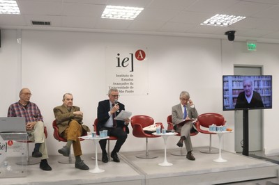 Frederico Mazzucchelli, Carlos Vogt, Antonio Meirelles, Aluísio Segurado e Luiz Gonzaga Belluzzo, via vídeo-conferência